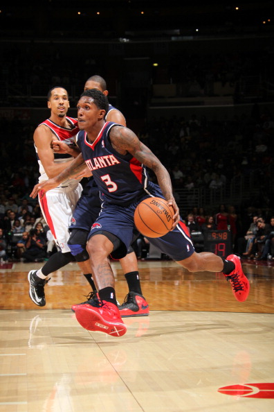 不断给鹈鹕 不断给鹈鹕