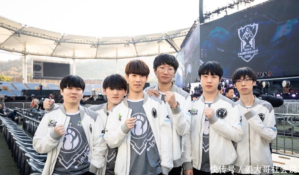 在乒乓球双 在乒乓球双